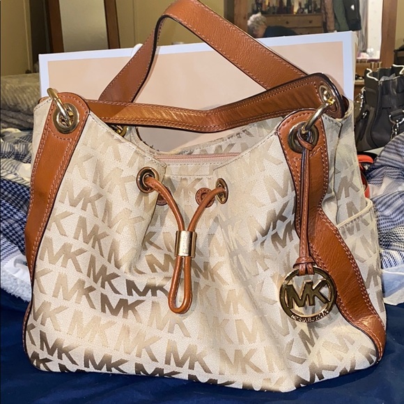 Tan and brown Michael Kors purse - Picture 4 of 4